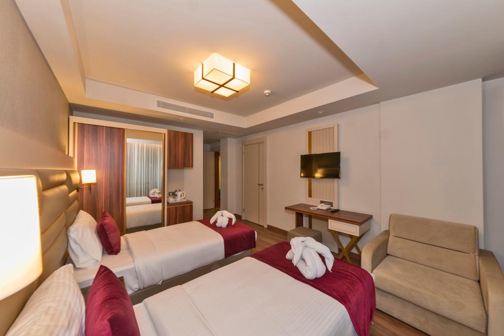 Hotel Golden Royal superior  Room