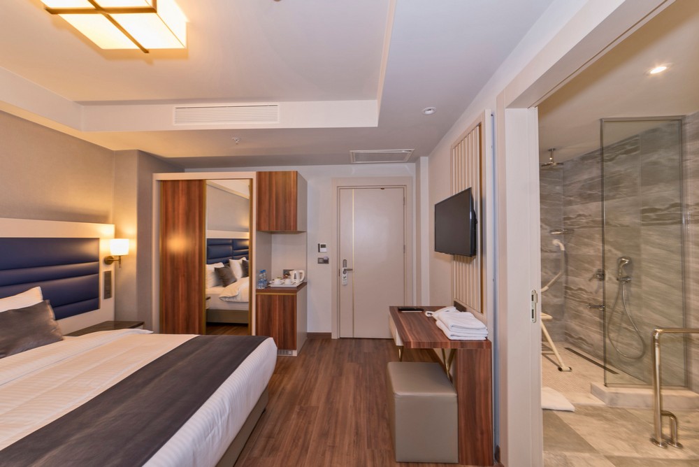 Hotel Golden Royal Disabled Room