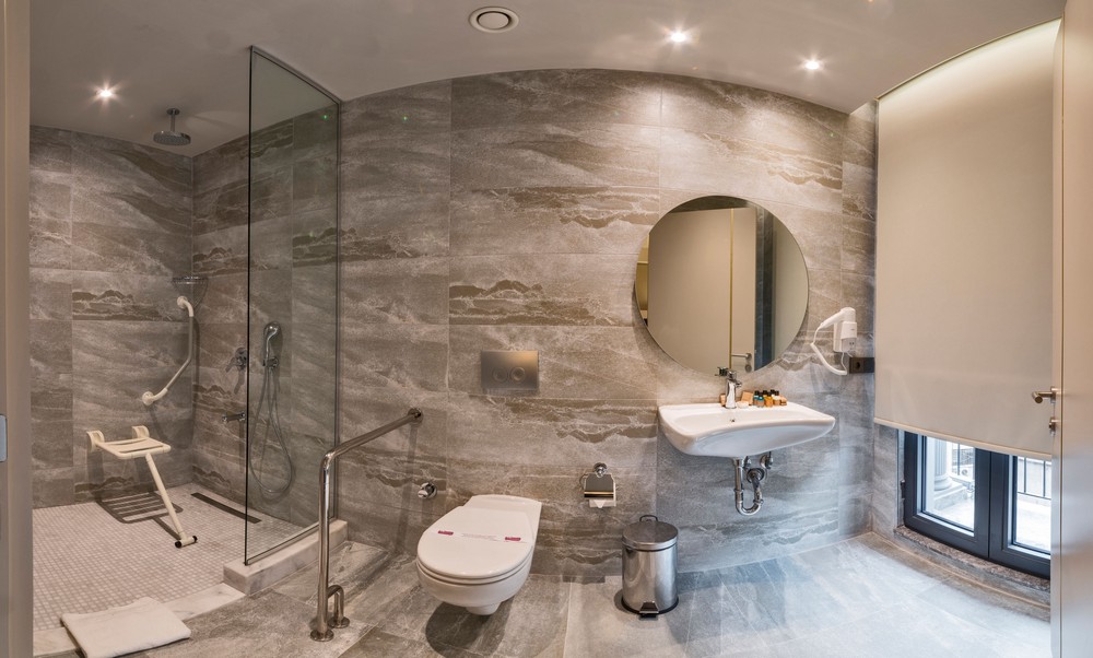 Hotel Golden Royal Disabled Room