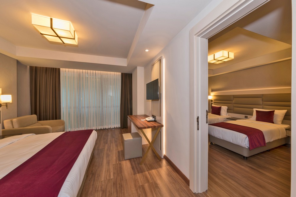 Hotel Golden Royal Family Room