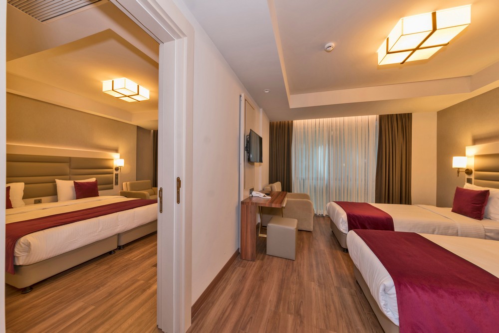 Hotel Golden Royal Family Room