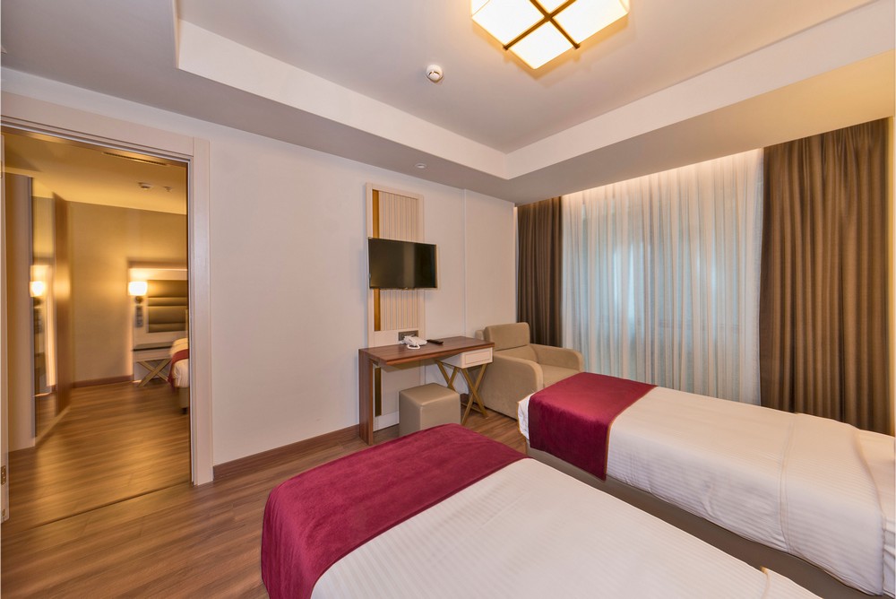 Hotel Golden Royal Family Room